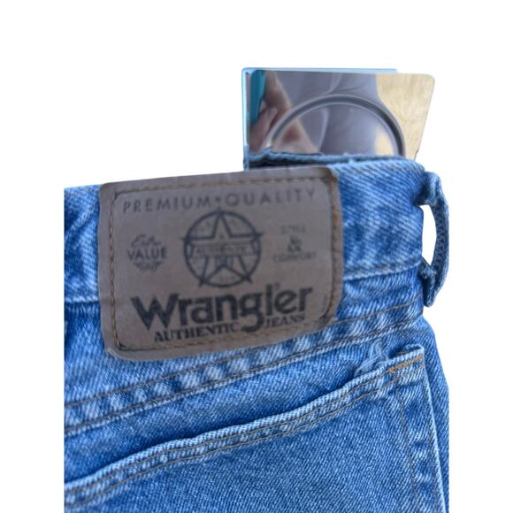 VTG 90's Wrangler 36 Relaxed Fit Zip Fly Summer Denim Jorts dad Shorts Blue - Picture 3 of 6